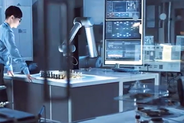 机械手臂为电子元件生产智慧赋能